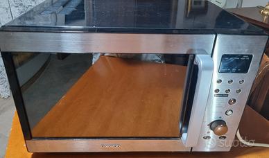 Microonde combinato con grill ed aria calda 