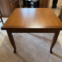 Tavolo apribile in legno + 6 sedie