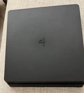 Ps4 slim 500gb + hardisk esterno 2tb + gioco