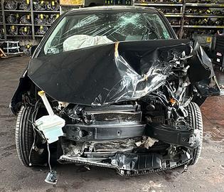 RICAMBI Toyota Yaris XP13 1.4 66kW 90Cv 1NDTV 2011