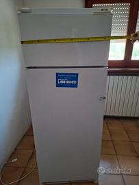Frigo ad incasso Indesit