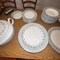 Windsor Collection  porcelaine Royal Oro piatti