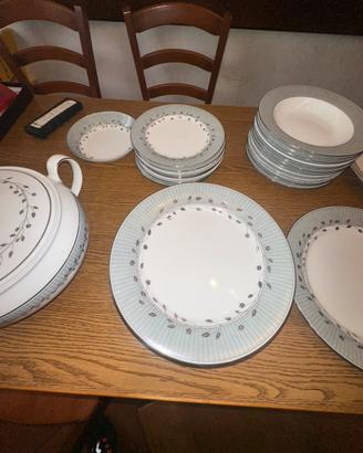 Windsor Collection  porcelaine Royal Oro piatti