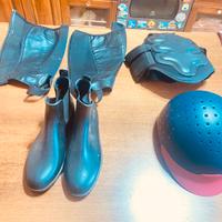 Materiale vario per equitazione