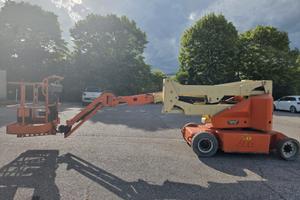 JLG E400AJP Piattaforma a Braccio Articolato 14m