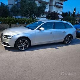 Audi a4 2012 2.0 manuale