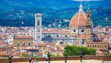 Immobile di 2200 m² con più di 5 locali a Firenze