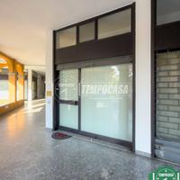 NEGOZIO IN CENTRO A PESCHIERA BORROMEO