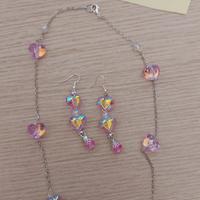 Collana ed orecchini. 