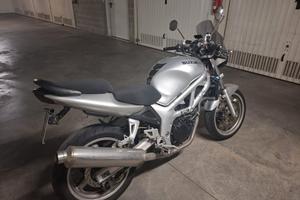 Suzuki SV 650 N 2002 – gomme nuove, revisione 2027