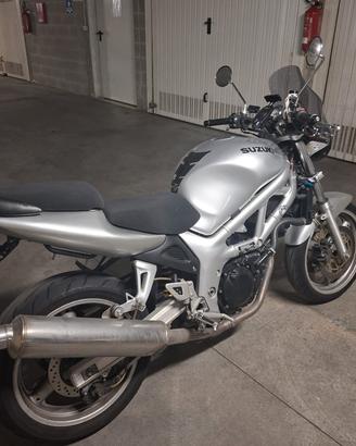 Suzuki SV 650 N 2002 – gomme nuove, revisione 2027