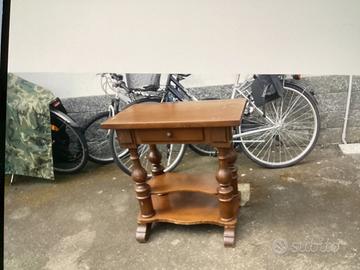 Mobiletto in legno