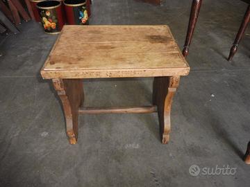 Sgabello legno antico