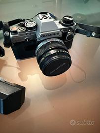 Macchina fotografica Olympus OM 10