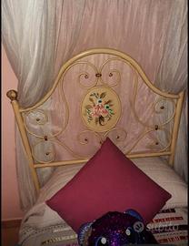 Letto simgolo in ferro battuto shabby chic