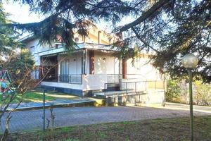 Villa di 485 m² con più di 5 locali a Canneto Pave