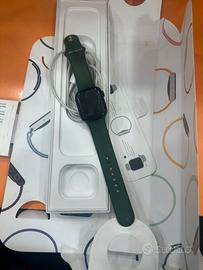 Apple watch Serie 7  green 41 mm