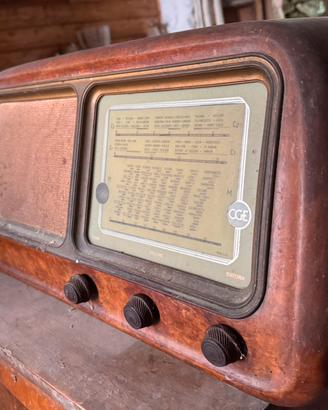 Radio valvolare d’epoca CGE Mod. 4536 - anni ‘50