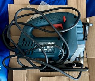 BOSCH Seghetto 710W + set 30 lame
