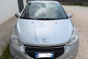 Peugeot 208 1.2 VTi 82 CV GPL