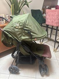 Passeggino verde militare
