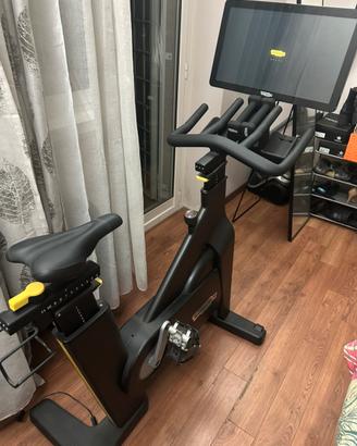 Cyclette Technogym Bike con schermo touchscreen