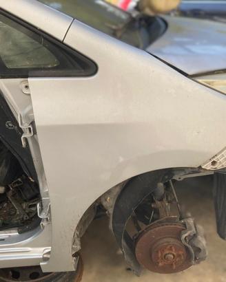 PARAFANGO ANTERIORE DESTRO SUBARU Trezia Serie PAR