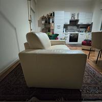 Divano in pelle bianco Poltronesofà