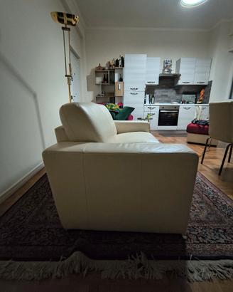 Divano in pelle bianco Poltronesofà
