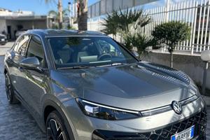 Volkswagen T-Roc 1.5 eTSI ACT 150 CV DSG R-Line