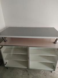 Banco da negozio con espositore 