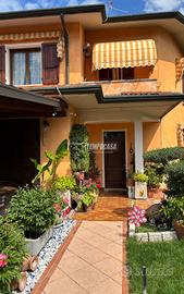 VILLA BIFAMILIARE CON GIARDINO