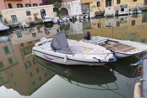 Barca con diritto di ormeggio