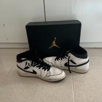 Air Jordan 1 Mid White-Black