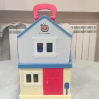 casa cocomelon con personaggi 