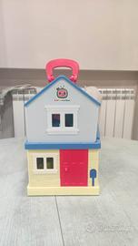 casa cocomelon con personaggi 