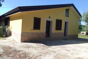 Villa indipendente immersa nel verde