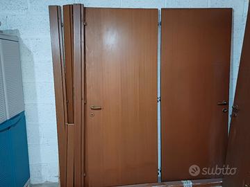 Set di porte da interni in legno tamburato