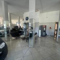 NEGOZIO A CHIUSA DI SAN MICHELE