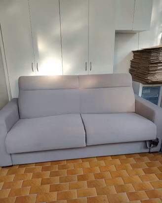 DIVANO LETTO  L. 220