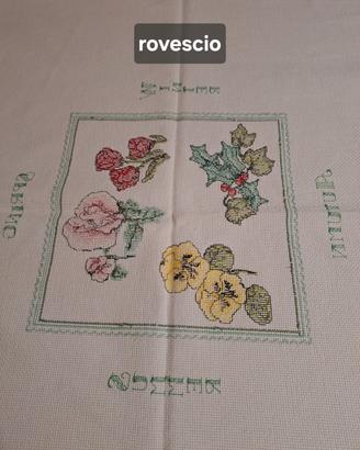 Copritavolo con ricamo a punto croce, Ved.descriz.