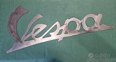 Scritta insegna VESPA