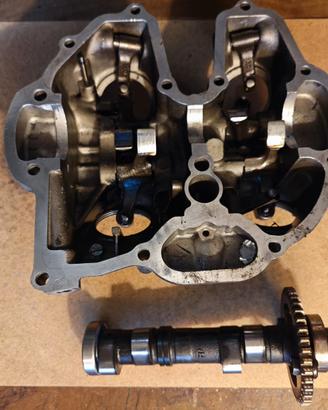 Asse a camme e coperchio valvole Honda 600 650