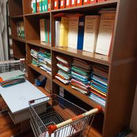 libreria a scaffali in legno per casa o ufficio