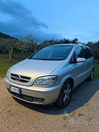 Opel zafira 7 posti