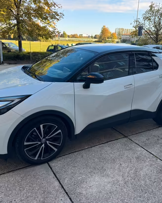 Toyota C-HR Lounge 2024 come nuovo