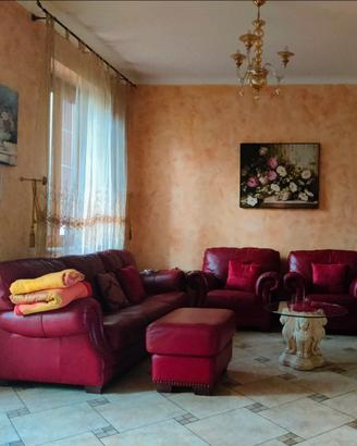 SALOTTO VERA PELLE DIVANO 3 POSTI 2 POLTRONE POUF