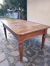 Tavolo in stile Luigi XVI 