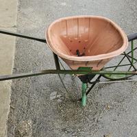 Carriola Spargi concime