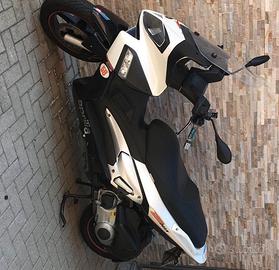 SR Max 300 Aprilia